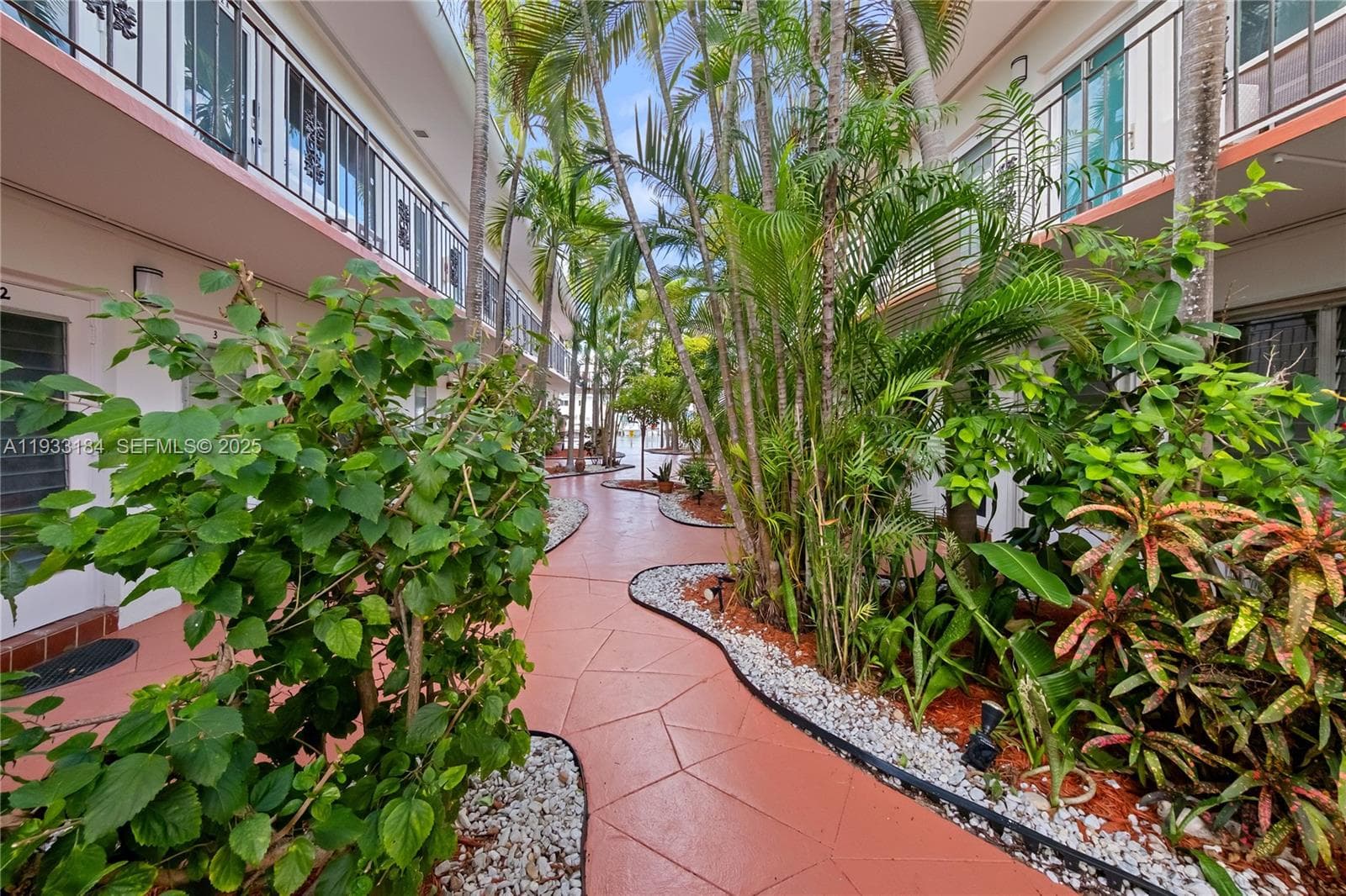 8040 Tatum Waterway Dr # 11, Miami Beach FL 33141 — 6