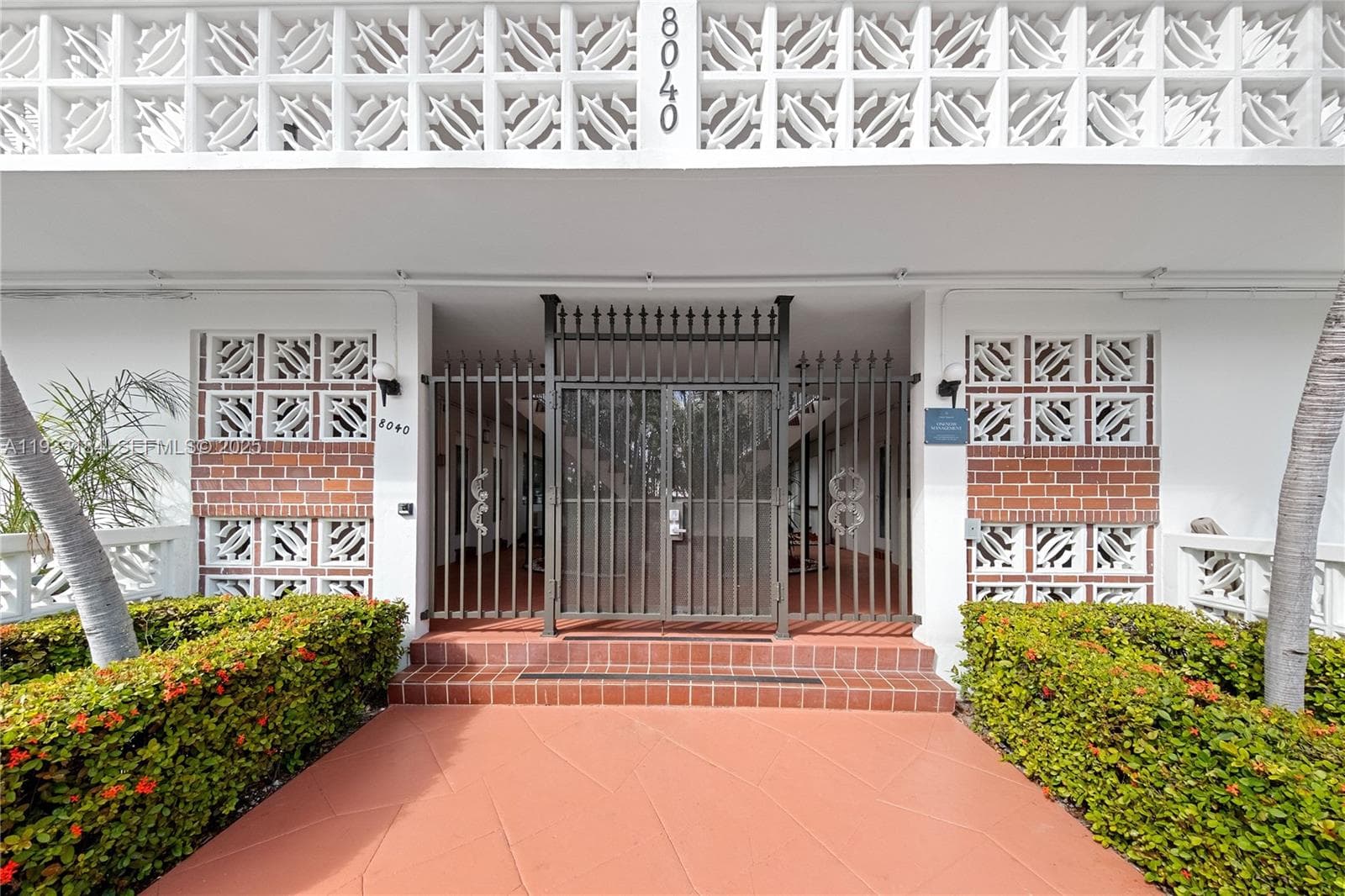 8040 Tatum Waterway Dr # 11, Miami Beach FL 33141 — 3