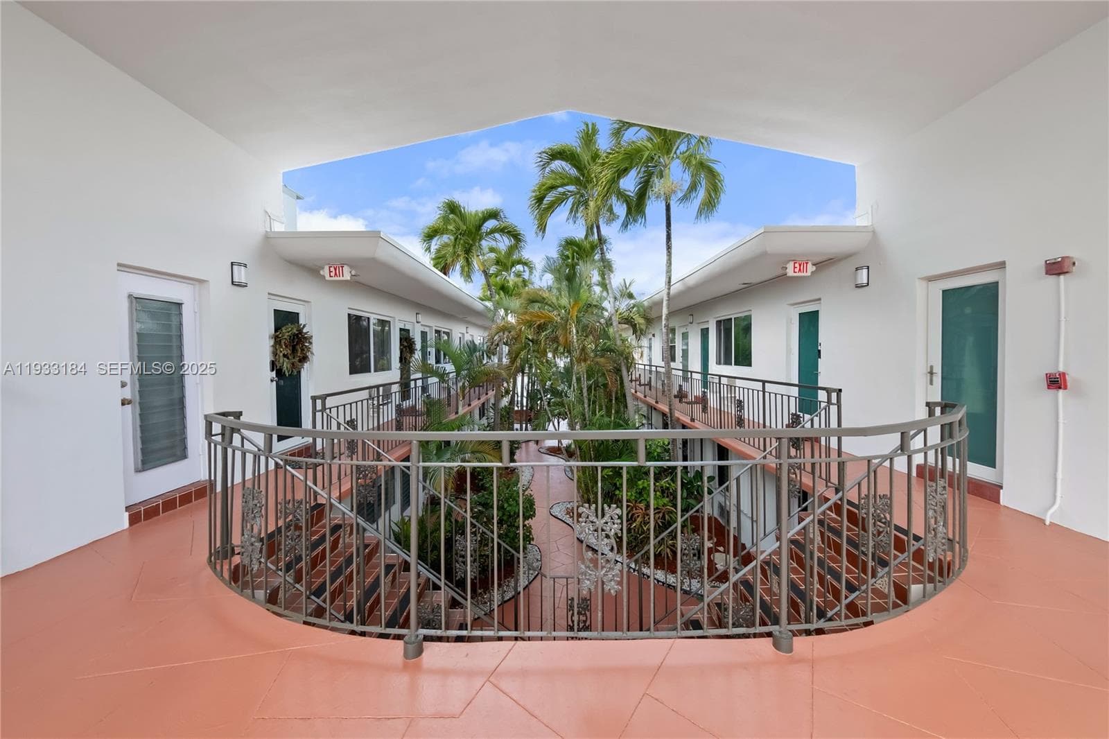 8040 Tatum Waterway Dr # 11, Miami Beach FL 33141 — 4