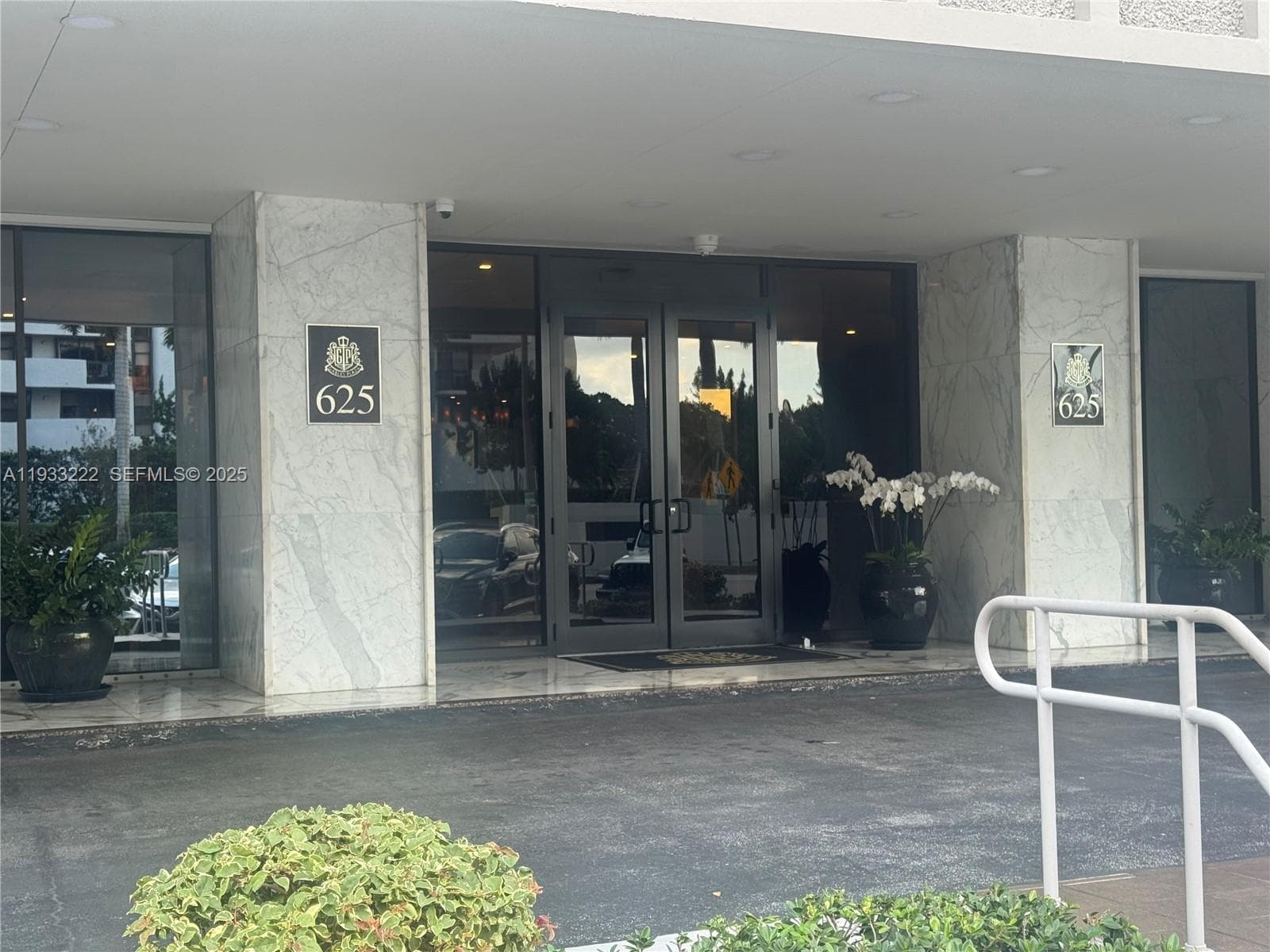 625 Biltmore Way # 1103, Coral Gables FL 33134 — 2