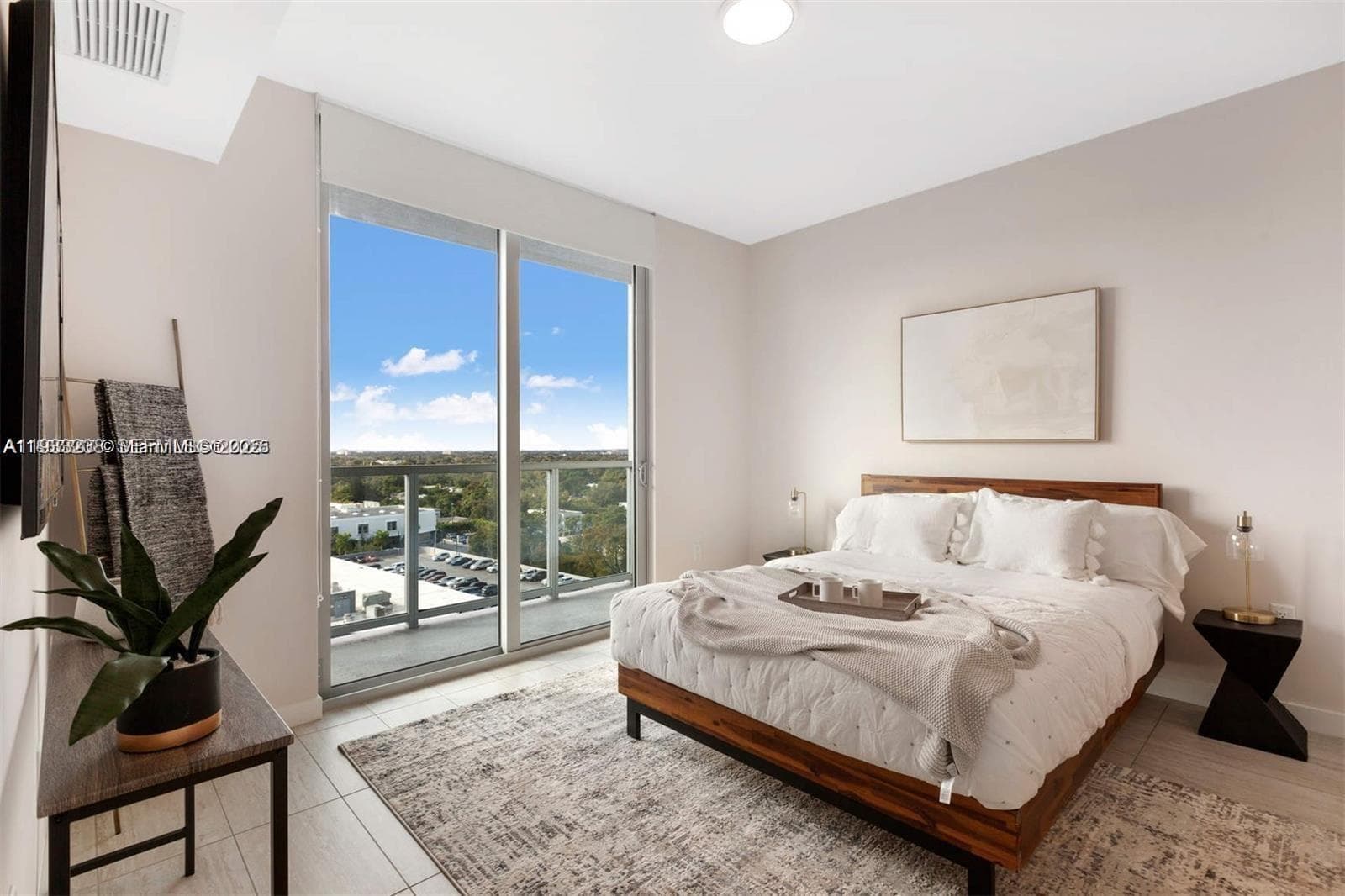3900 Biscayne Blvd # 905, Miami FL 33137 — 33