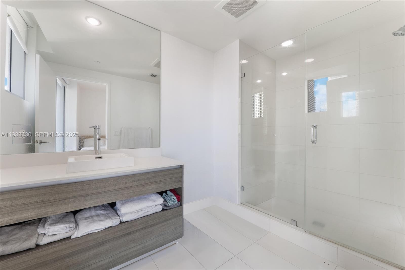 1100 S Miami Ave # 1607, Miami FL 33130 — 17