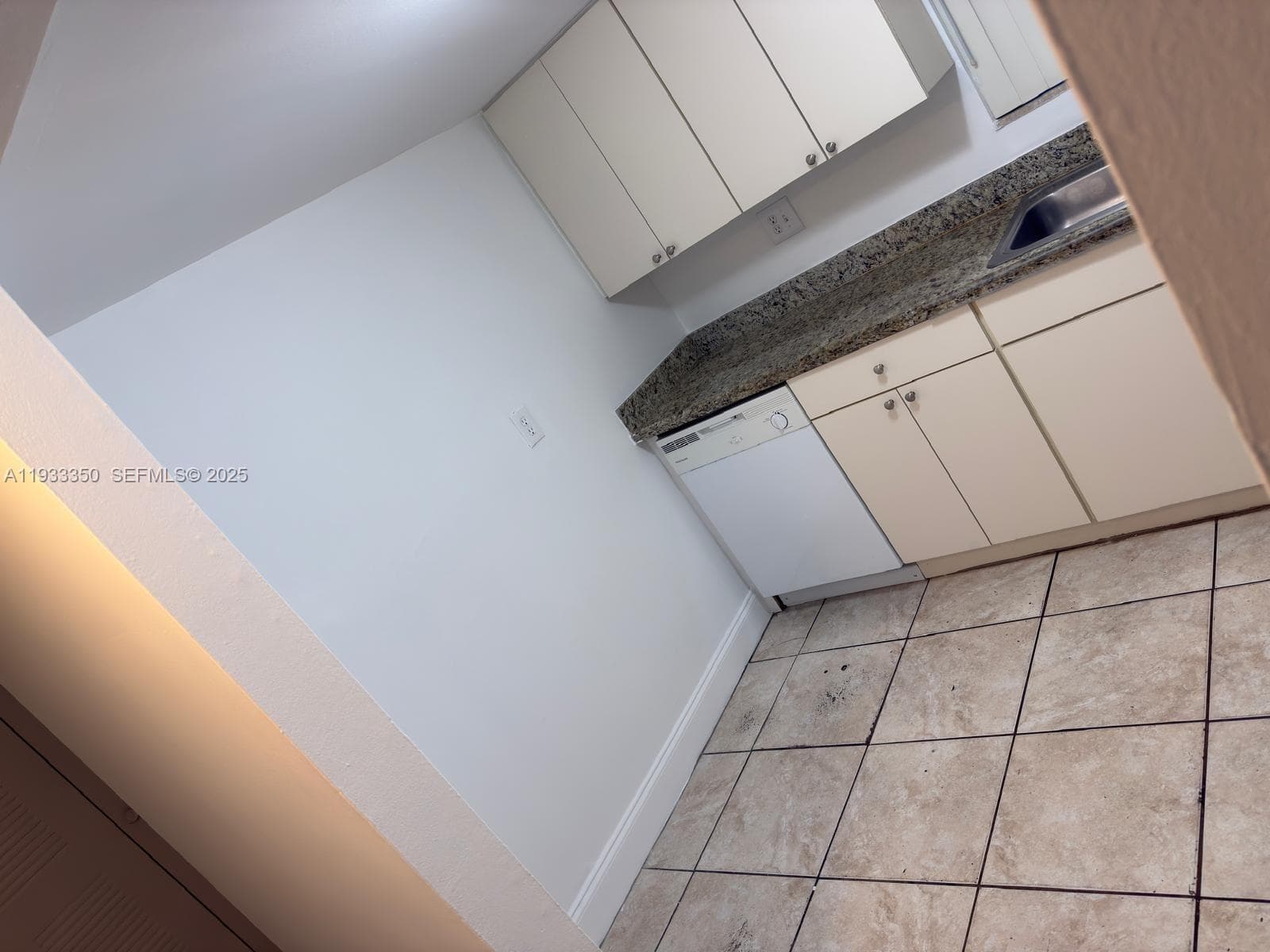 9369 Fontainebleau Blvd # J107, Miami FL 33172 — 1