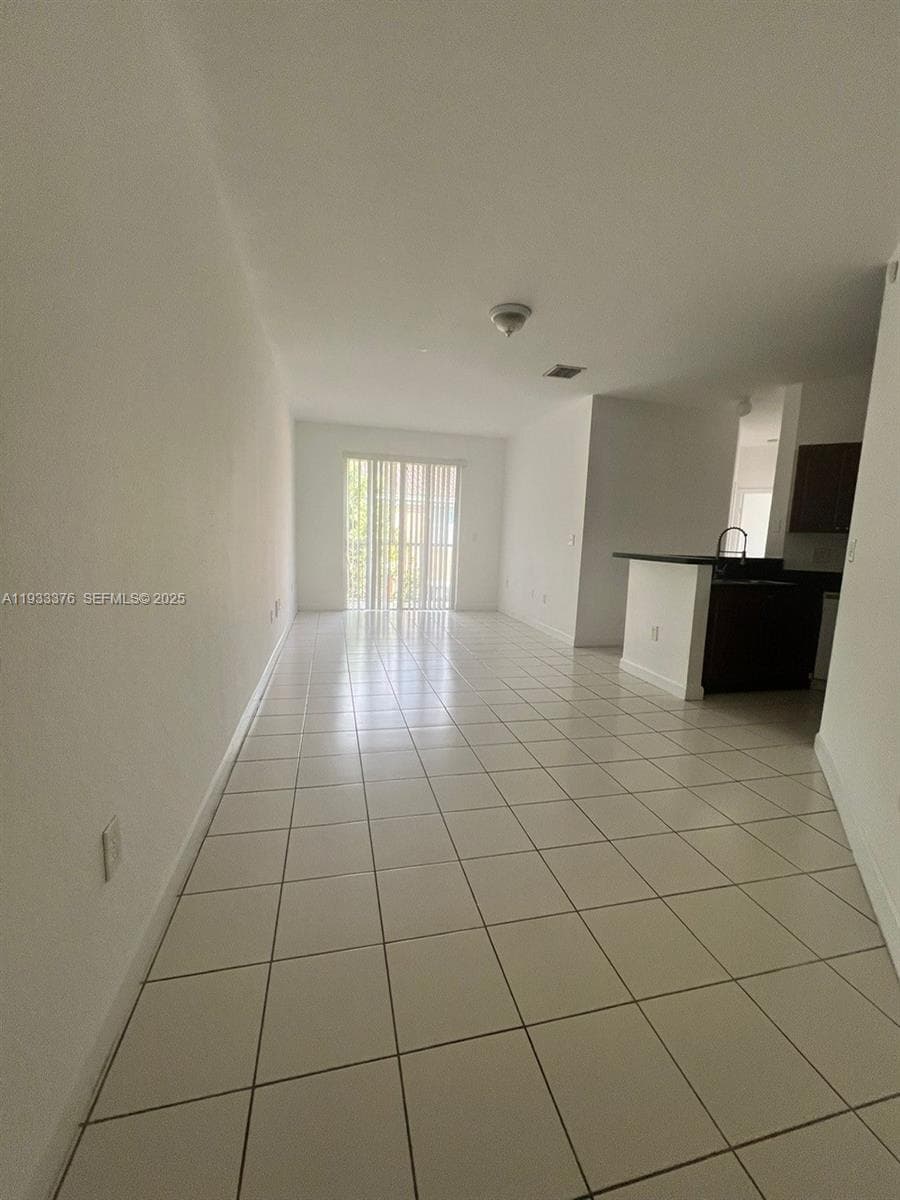 7200 NW 177th St # 7, Hialeah FL 33015 — 6