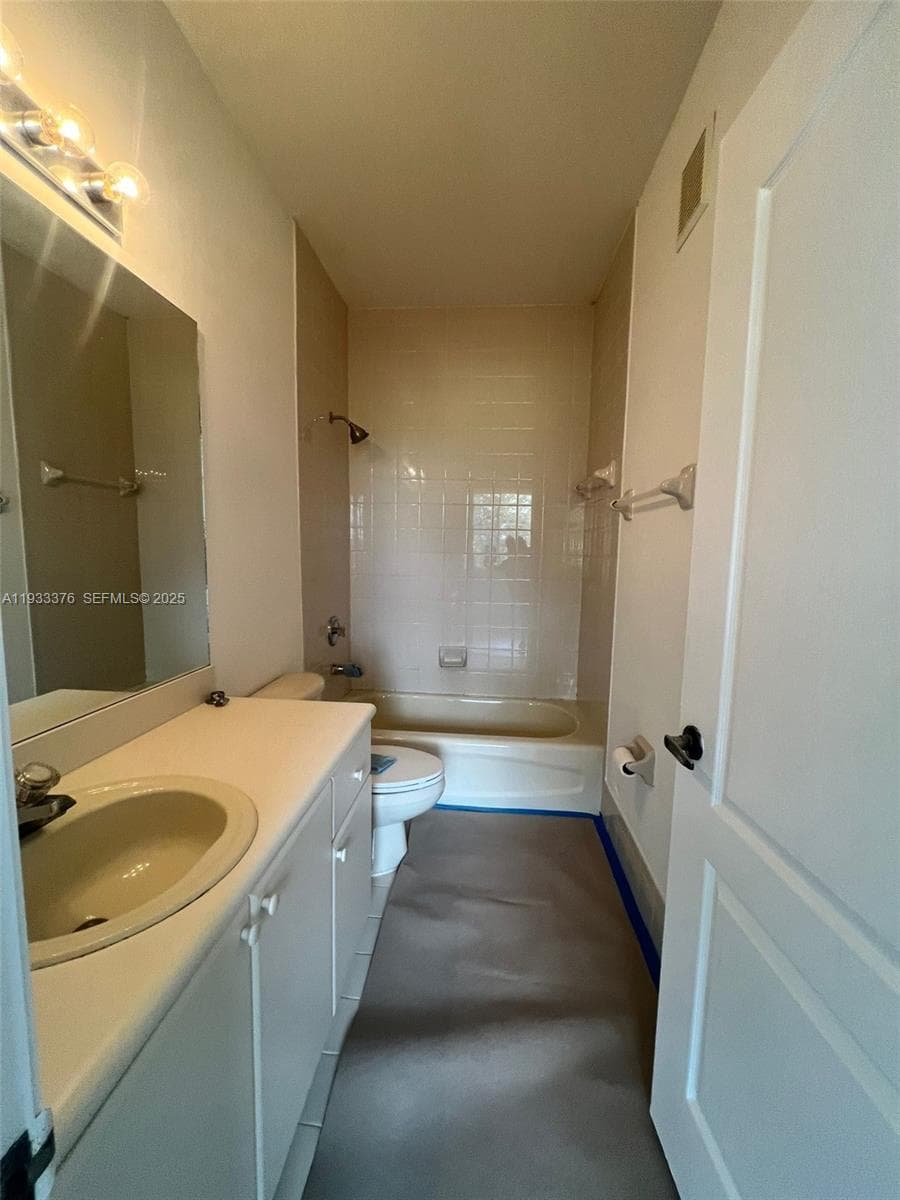 7200 NW 177th St # 7, Hialeah FL 33015 — 7