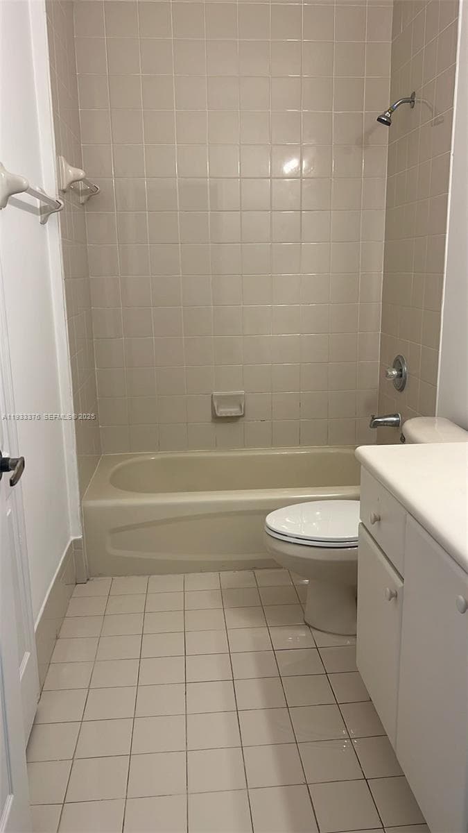 7200 NW 177th St # 7, Hialeah FL 33015 — 4