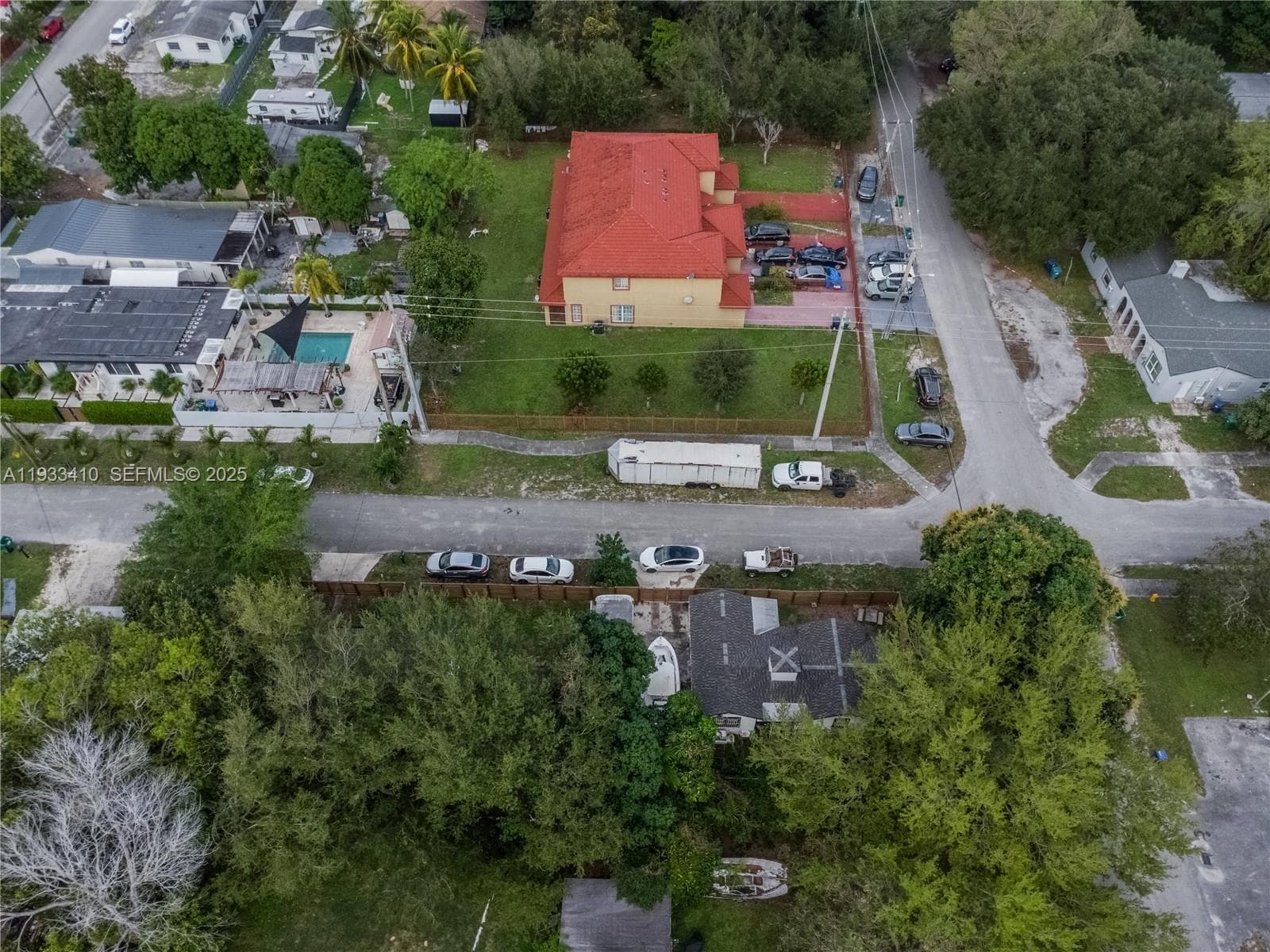 9210 NW 4th Ave, Miami FL 33150 — 35