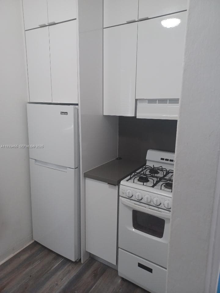 6950 Byron Ave # 3, Miami Beach FL 33141 — 2