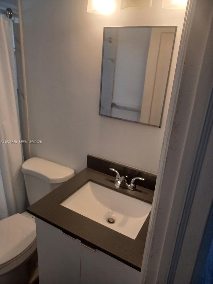 6950 Byron Ave # 3, Miami Beach FL 33141 — 3