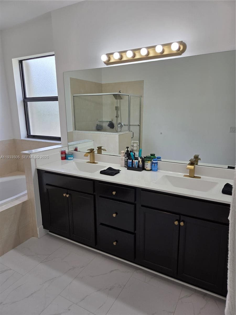 634 SE 37 Ave, Homestead FL 33033 — 24