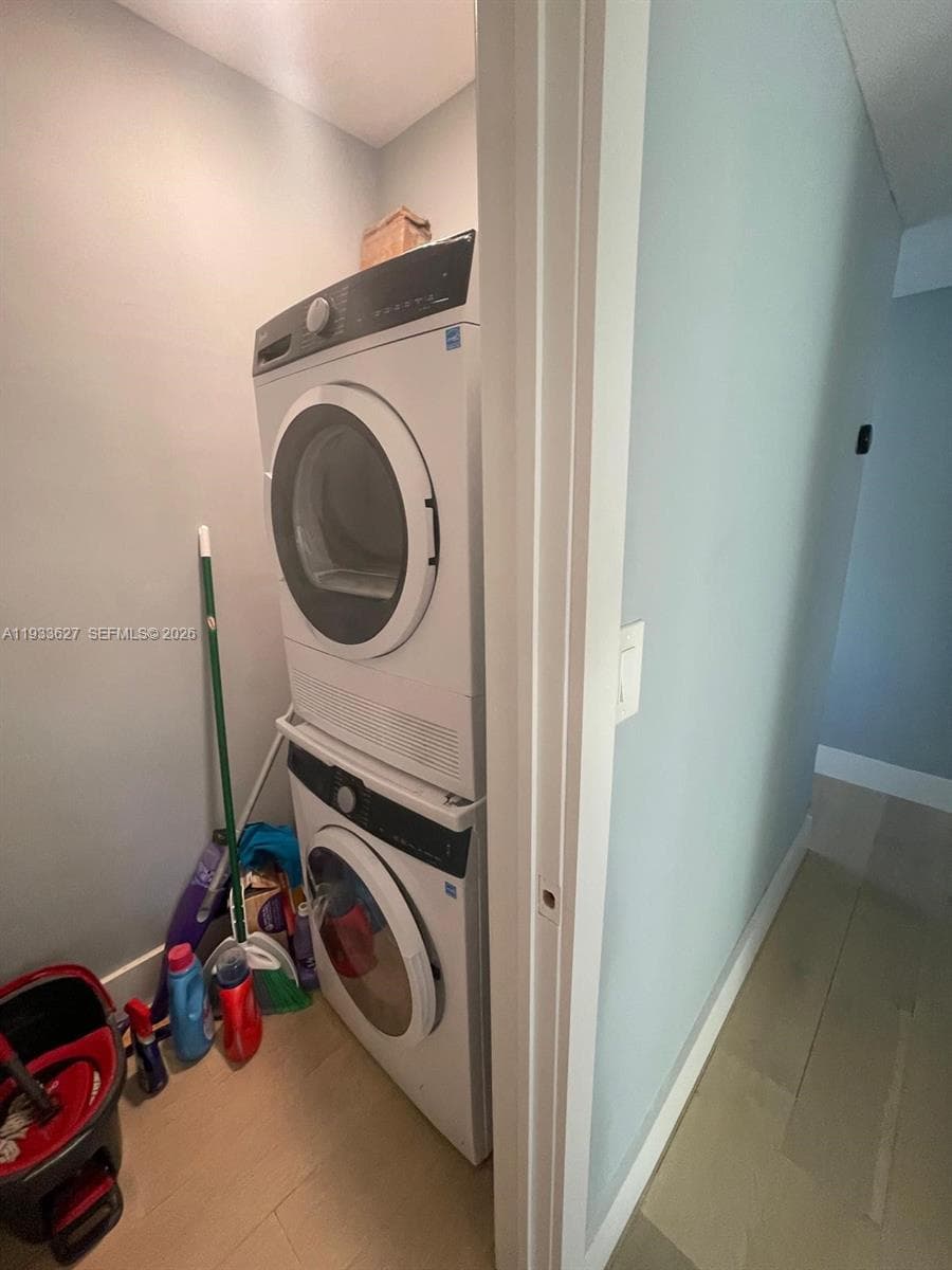1235 Pennsylvania Ave # 4E, Miami Beach FL 33139 — 4