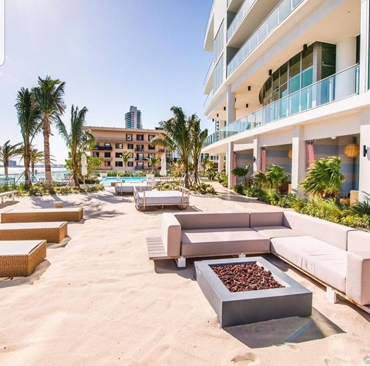 2900 NE 7th Ave # 3108, Miami FL 33137 — 24