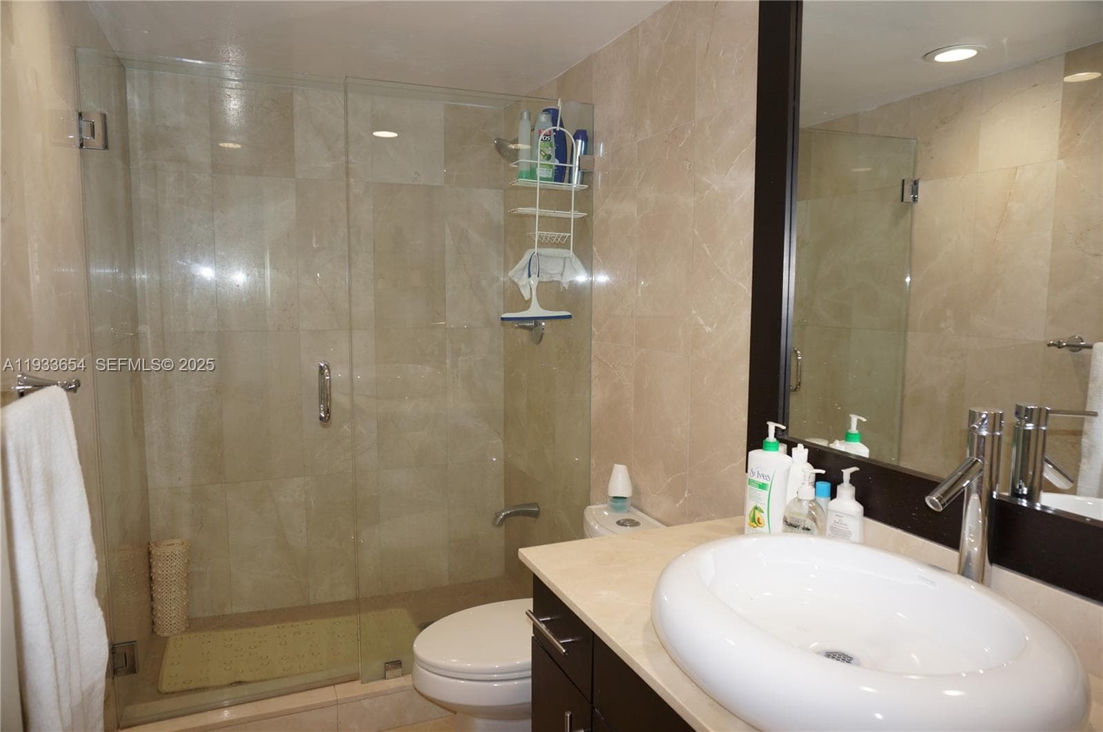 19390 Collins Ave # 26, Sunny Isles Beach FL 33160 — 17