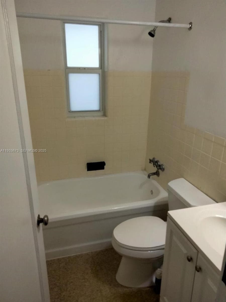 6950 Byron Ave # 4, Miami Beach FL 33141 — 3