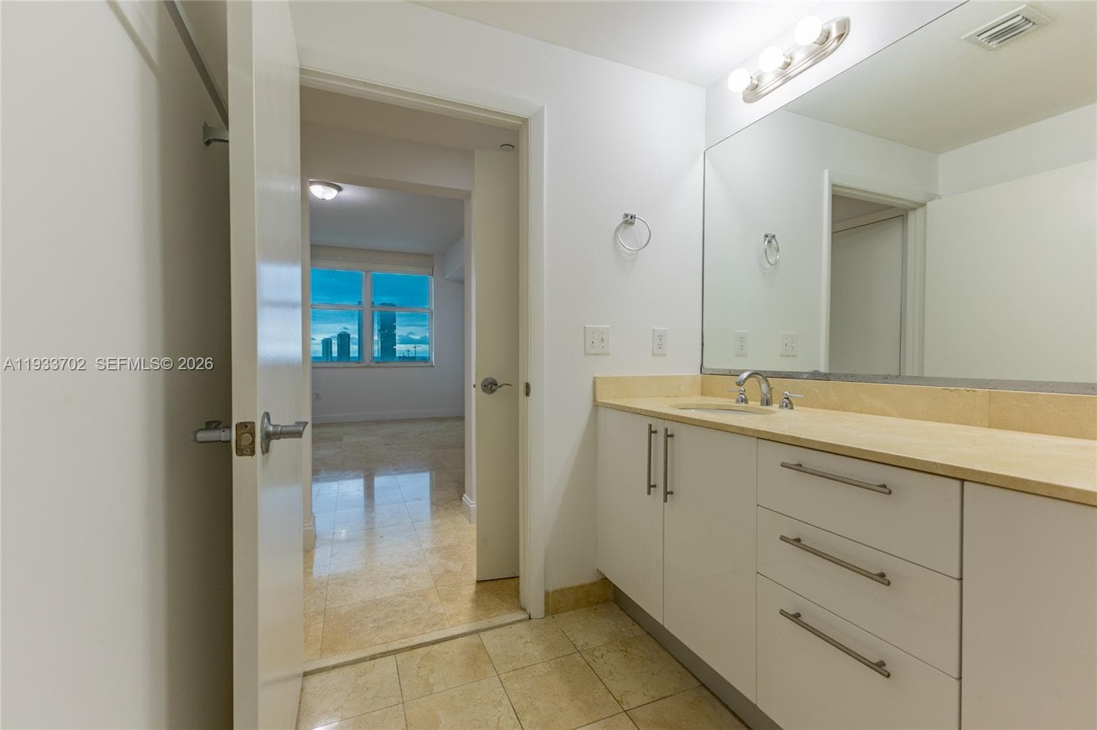 3330 NE 190th St # 1112, Aventura FL 33180 — 36