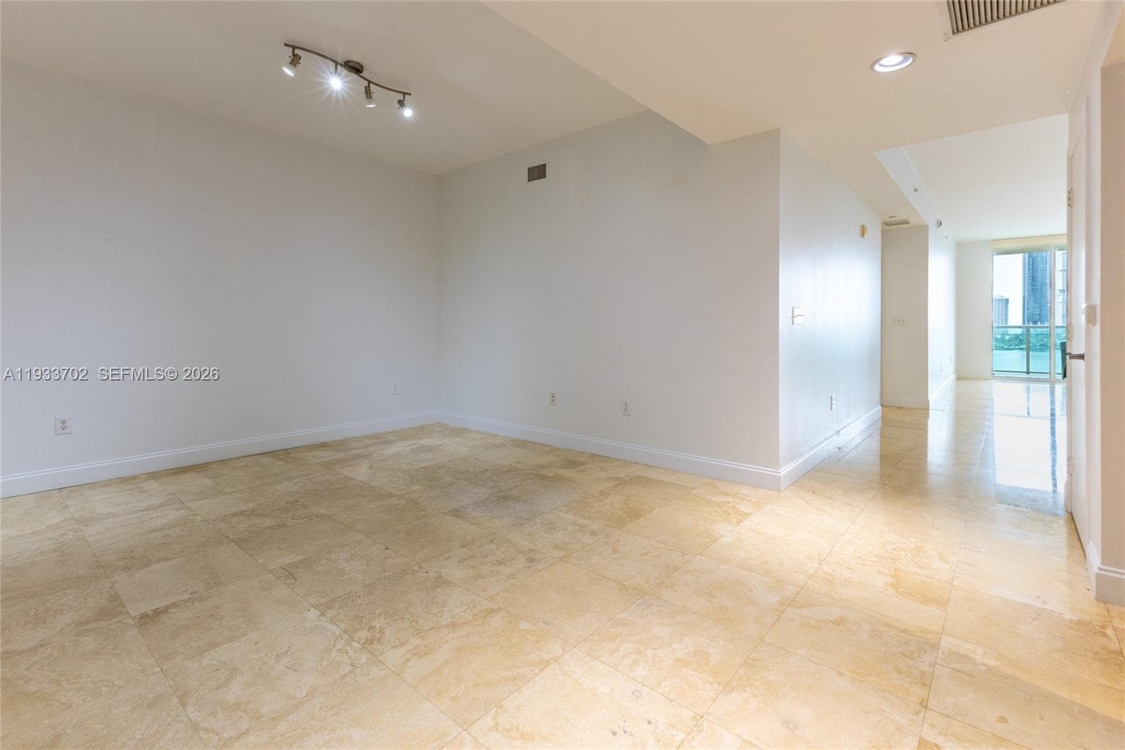 3330 NE 190th St # 1112, Aventura FL 33180 — 34