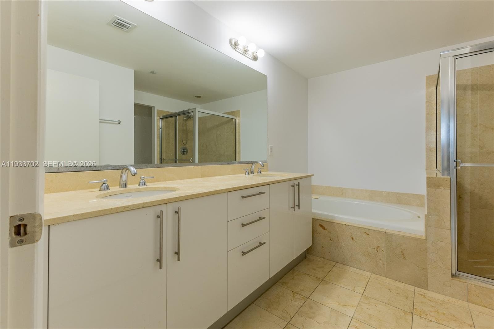3330 NE 190th St # 1112, Aventura FL 33180 — 41