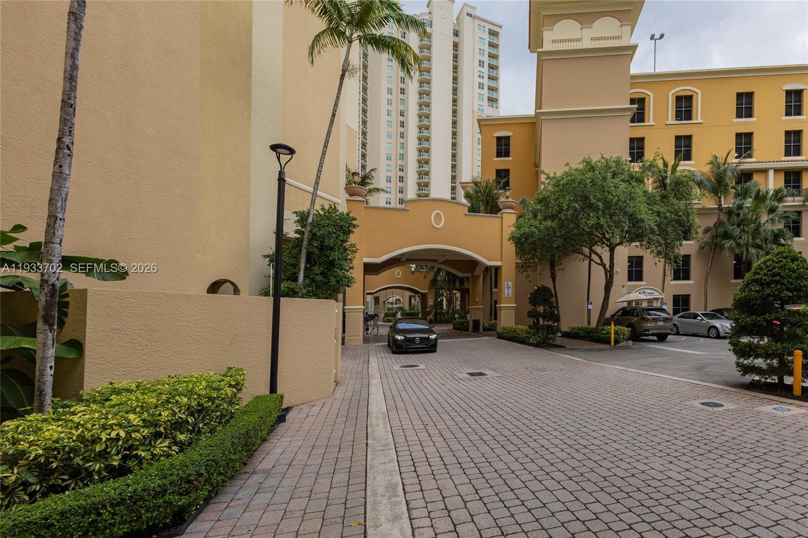 3330 NE 190th St # 1112, Aventura FL 33180 — 35