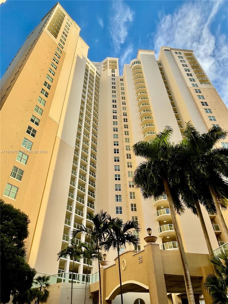 3330 NE 190th St # 1112, Aventura FL 33180 — 4