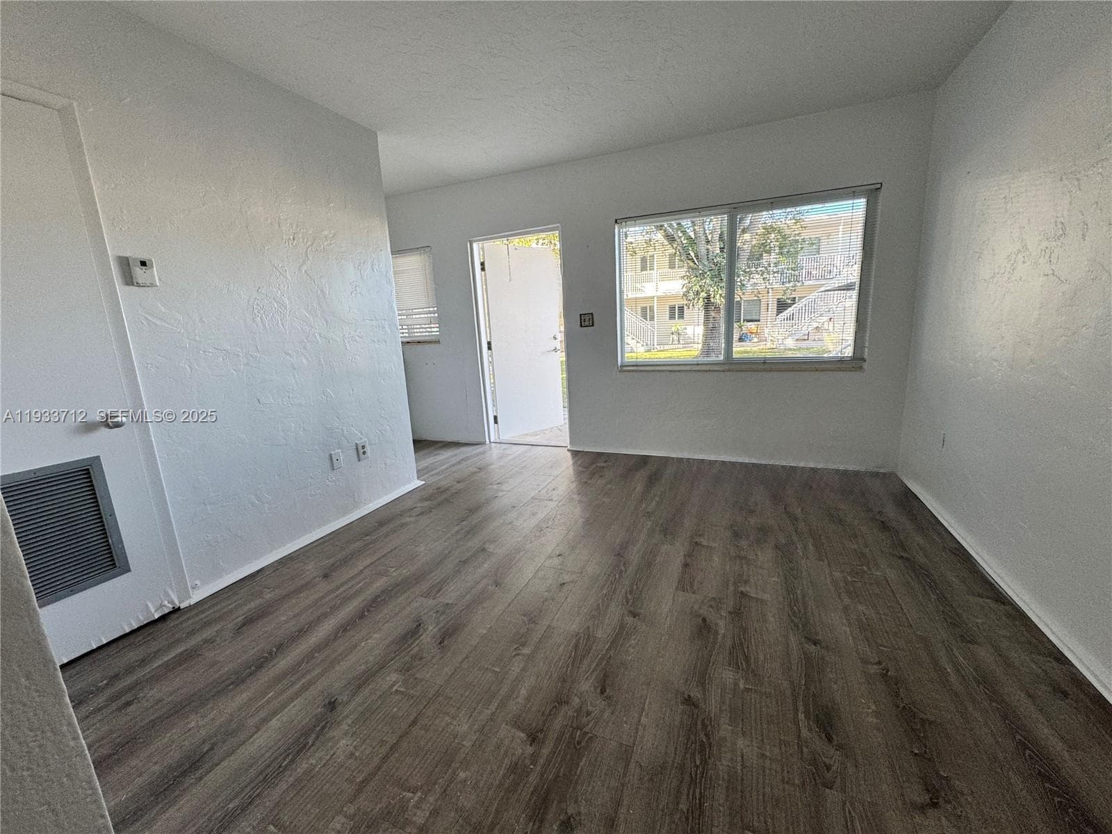 251 Hibiscus Dr # 4, Miami Springs FL 33166 — 17