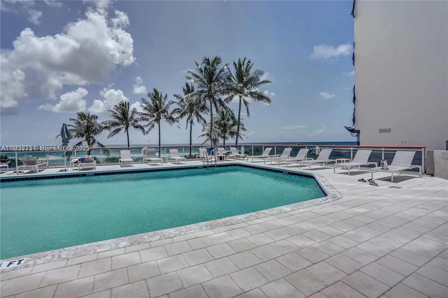 6767 Collins # 901, Miami Beach FL 33141 — 13