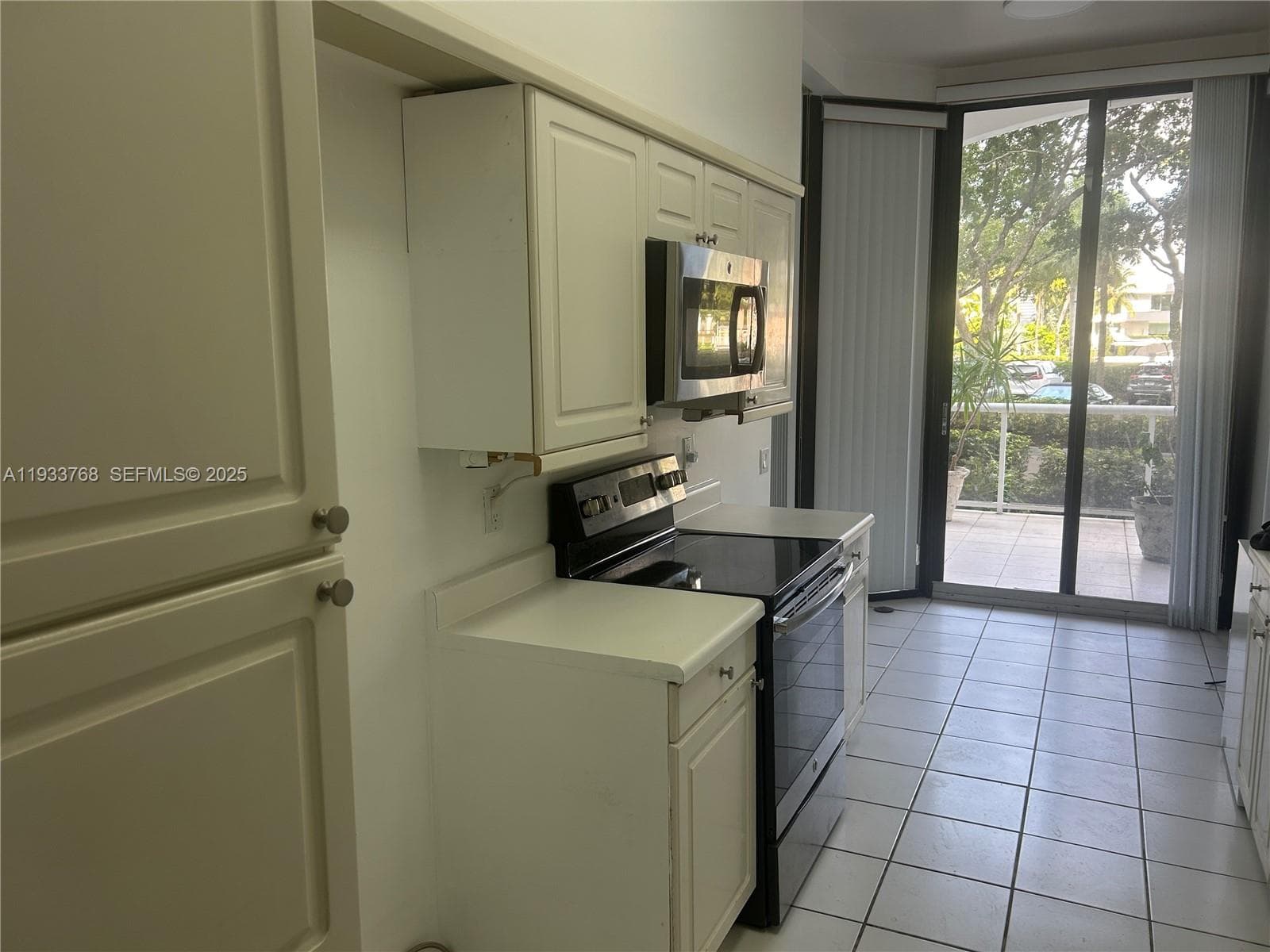 3640 Yacht Club Dr # 104, Aventura FL 33180 — 2
