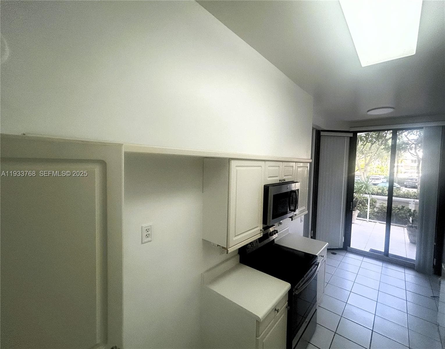 3640 Yacht Club Dr # 104, Aventura FL 33180 — 3