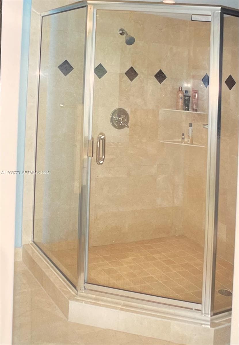 1000 Quayside Ter # 806, Miami FL 33138 — 5