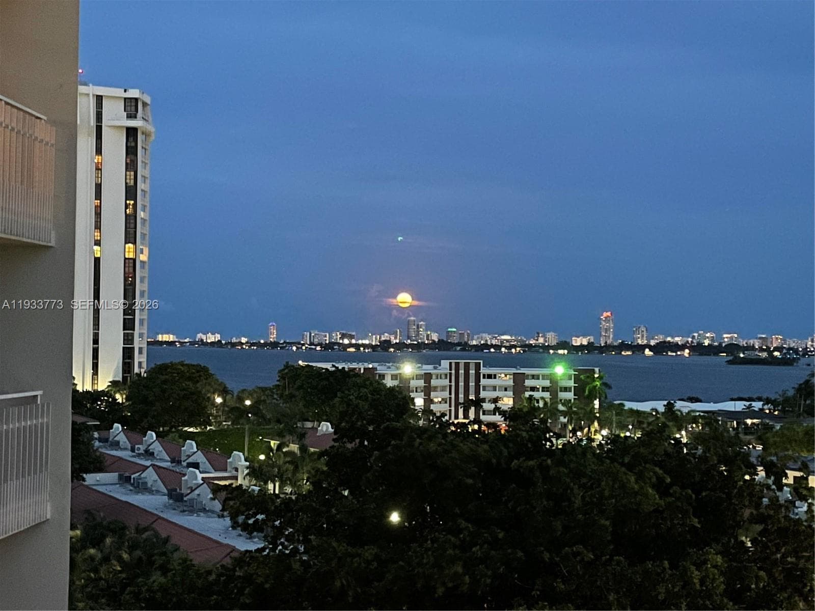 1000 Quayside Ter # 806, Miami FL 33138 — 9