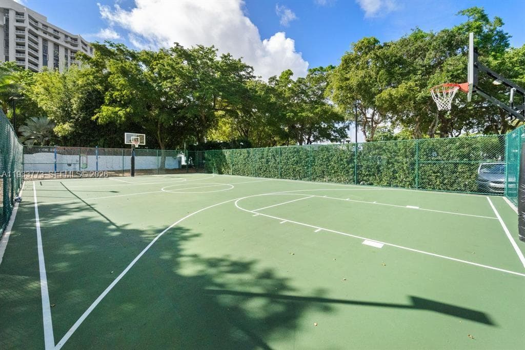 1000 Quayside Ter # 806, Miami FL 33138 — 49