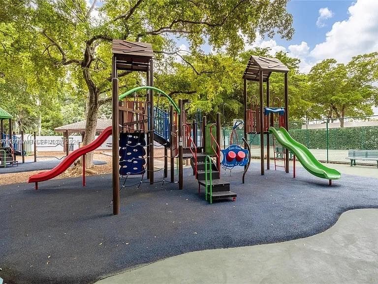 1000 Quayside Ter # 806, Miami FL 33138 — 41