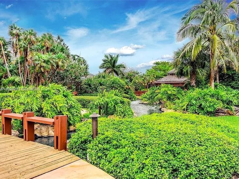 1000 Quayside Ter # 806, Miami FL 33138 — 18