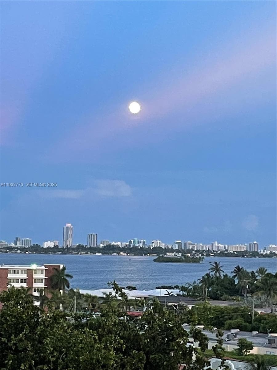 1000 Quayside Ter # 806, Miami FL 33138 — 11