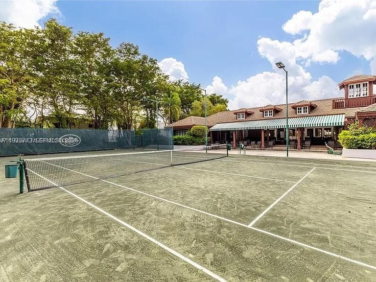 1000 Quayside Ter # 806, Miami FL 33138 — 35