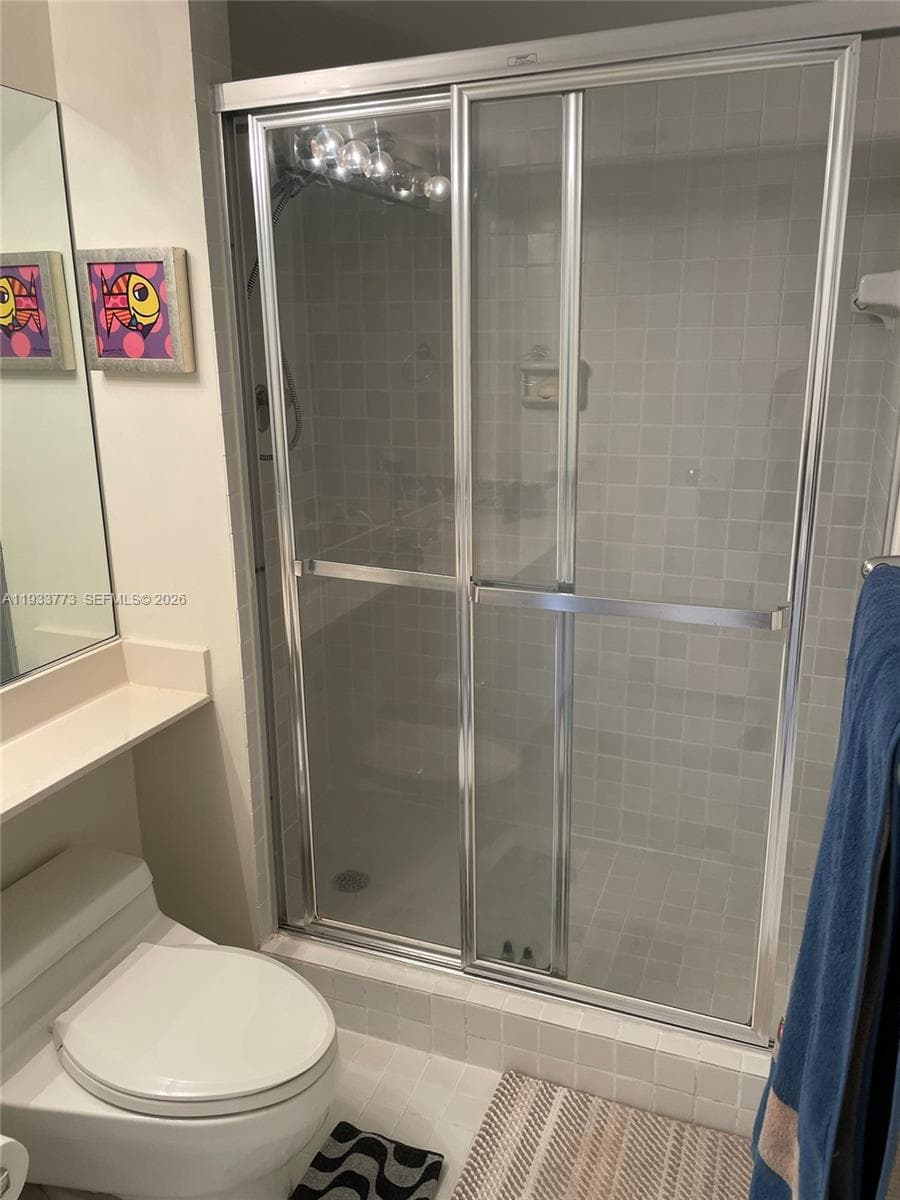 1000 Quayside Ter # 806, Miami FL 33138 — 8
