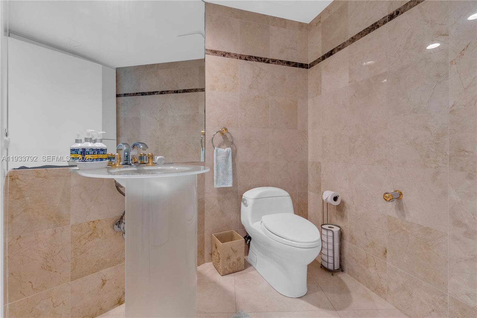 19111 Collins Ave # 1607, Sunny Isles Beach FL 33160 — 19