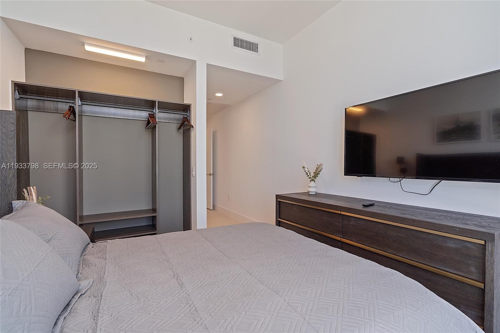 159 NE 6th St # 5015, Miami FL 33132 — 34
