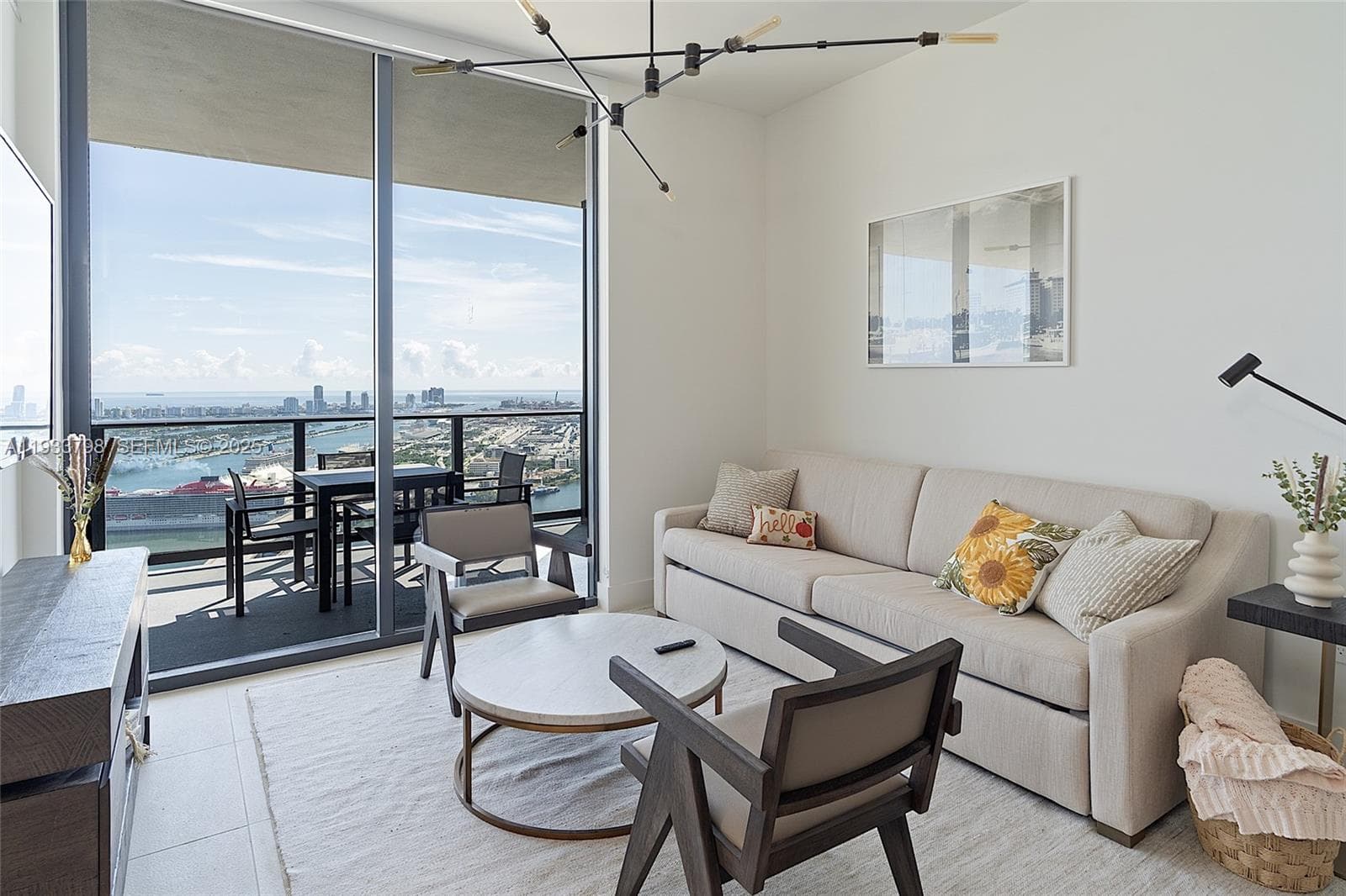 159 NE 6th St # 5015, Miami FL 33132 — 10