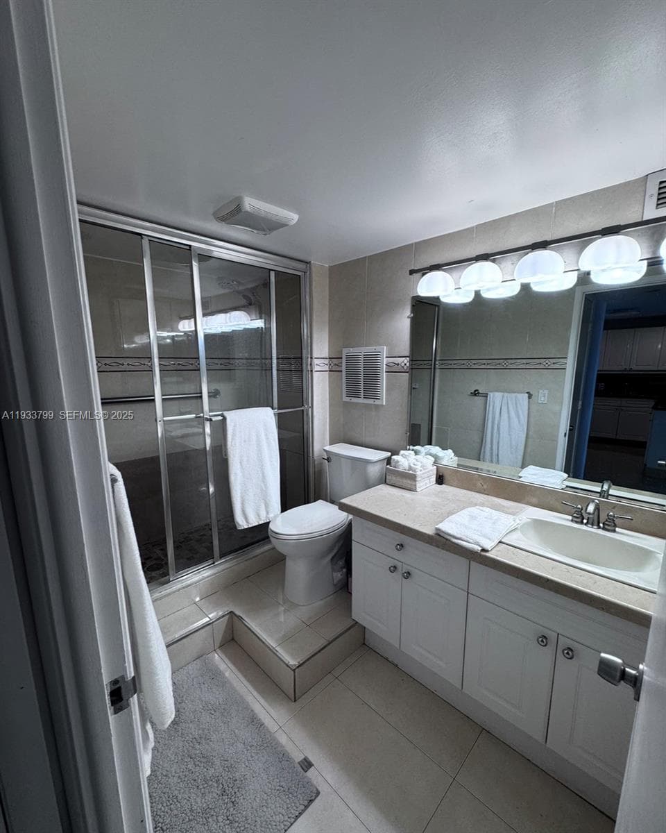 2301 Collins Ave # 1025, Miami Beach FL 33139 — 11