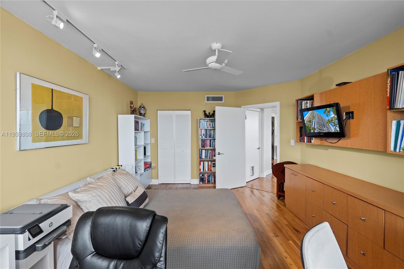 3598 Yacht Club Dr # 1003, Aventura FL 33180 — 26
