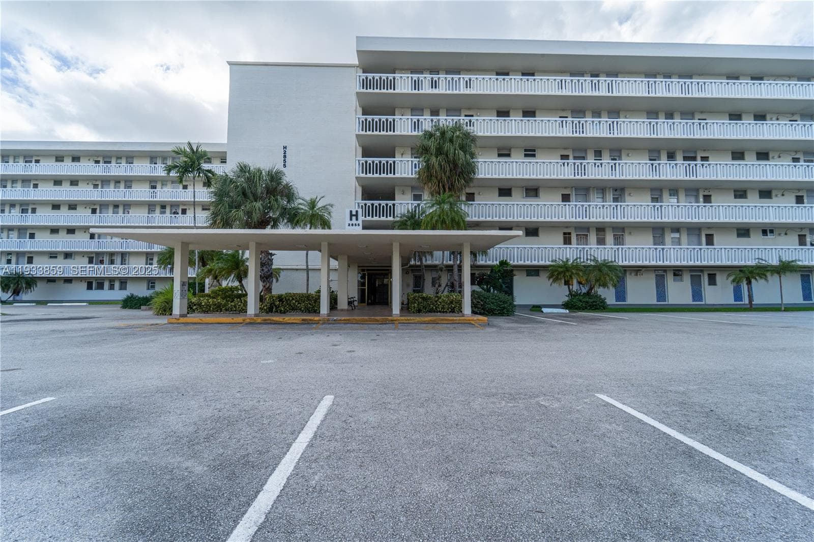 2855 Leonard Dr # H607, Aventura FL 33160 — 2