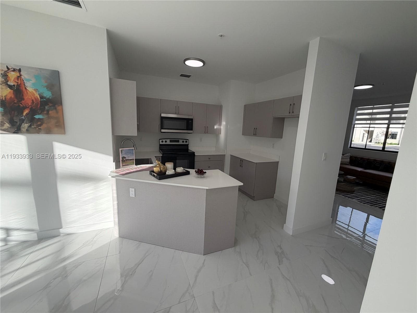 2308 E 4th ave # 208, Hialeah FL 33013 — 3