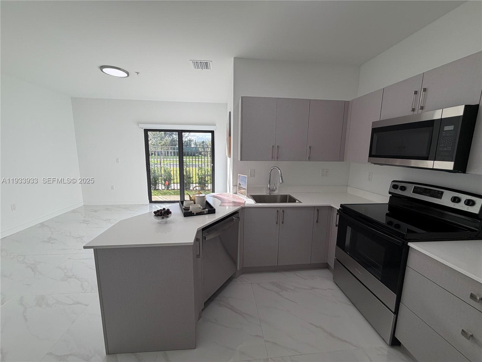 2308 E 4th ave # 208, Hialeah FL 33013 — 1
