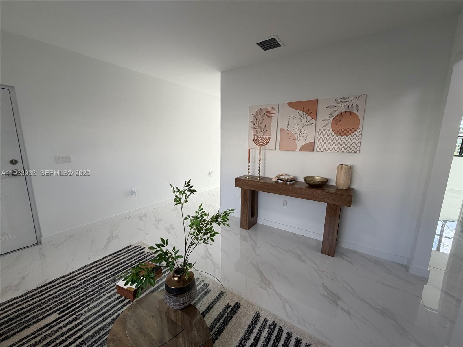 2308 E 4th ave # 208, Hialeah FL 33013 — 5