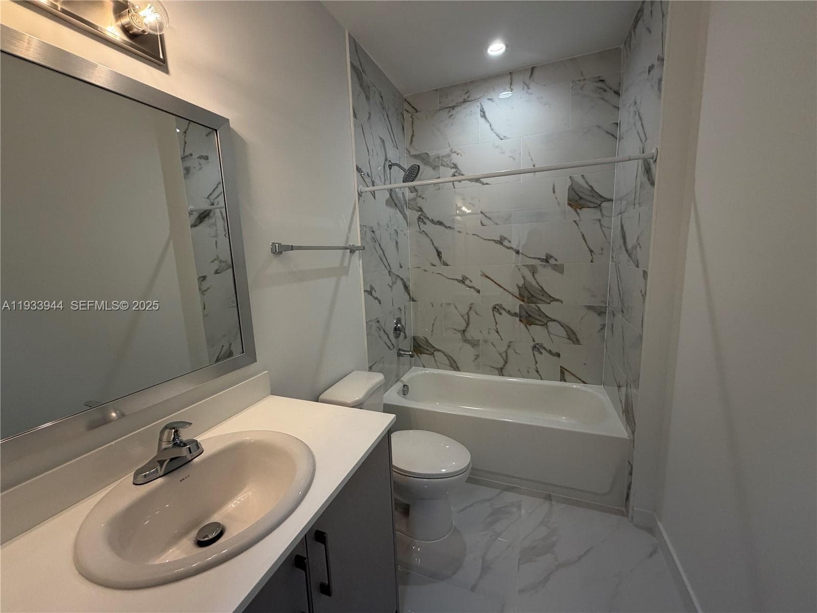 2306 E 4th ave # 303, Hialeah FL 33013 — 12
