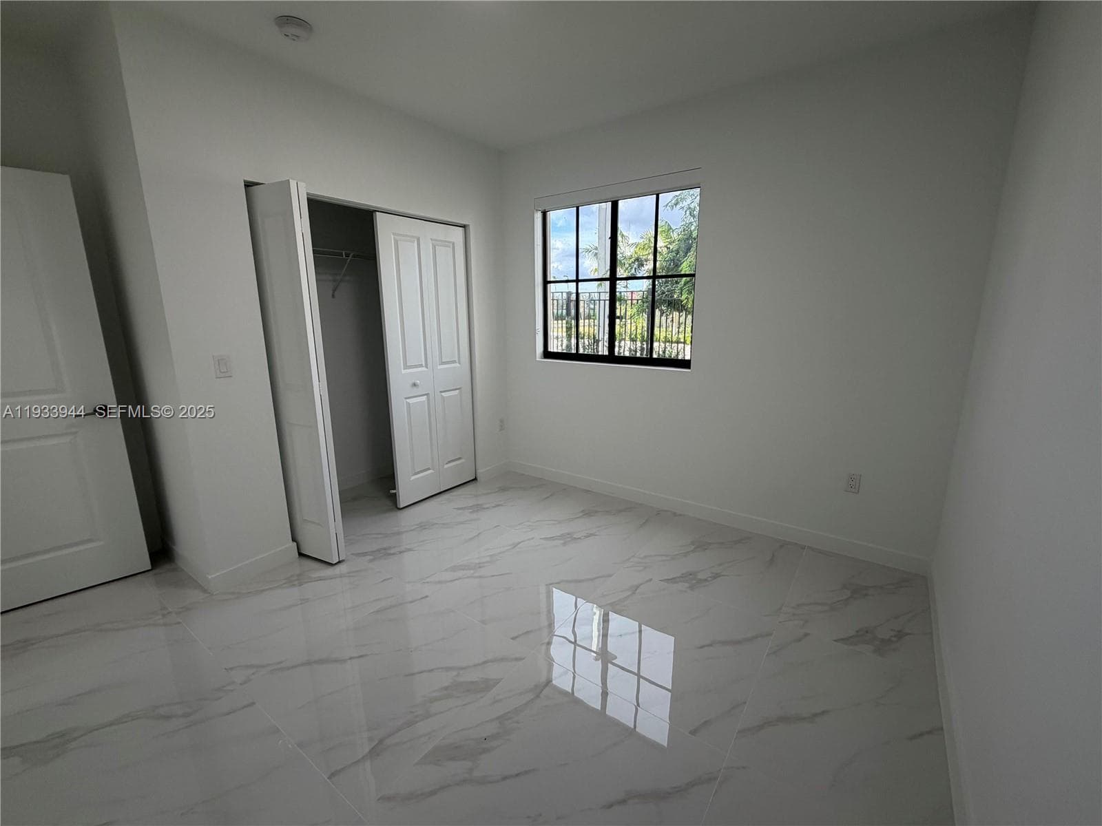 2306 E 4th ave # 303, Hialeah FL 33013 — 7