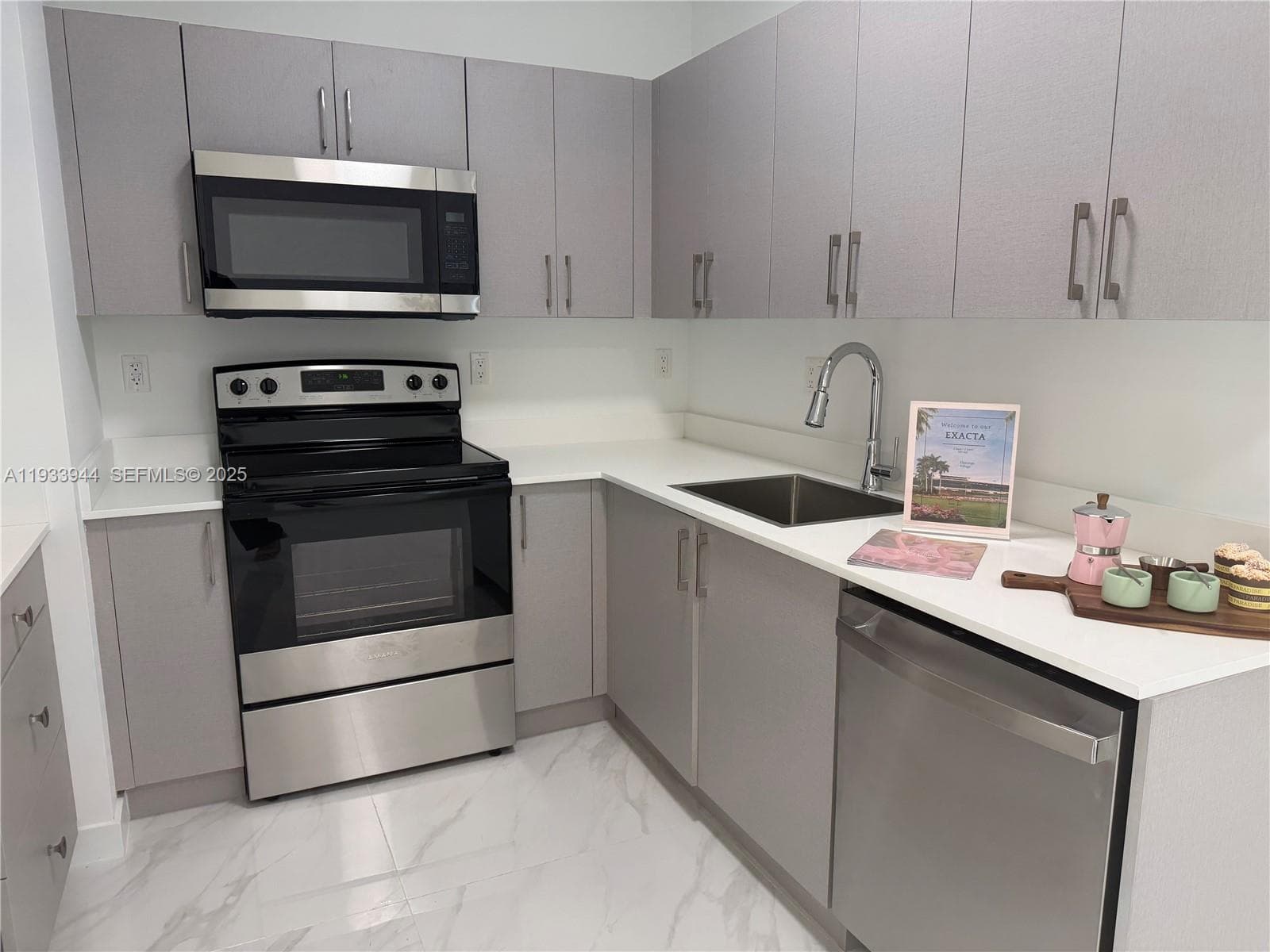 2306 E 4th ave # 303, Hialeah FL 33013 — 1