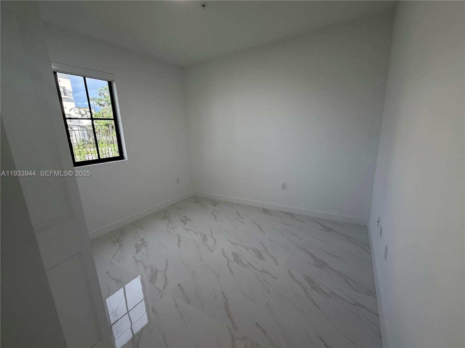2306 E 4th ave # 303, Hialeah FL 33013 — 4