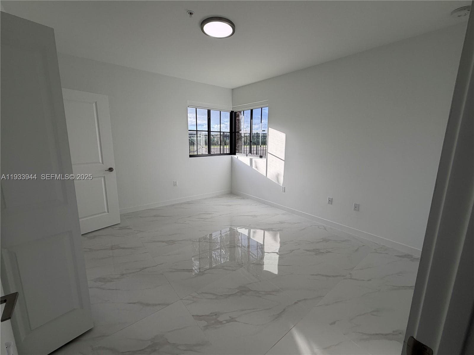 2306 E 4th ave # 303, Hialeah FL 33013 — 8