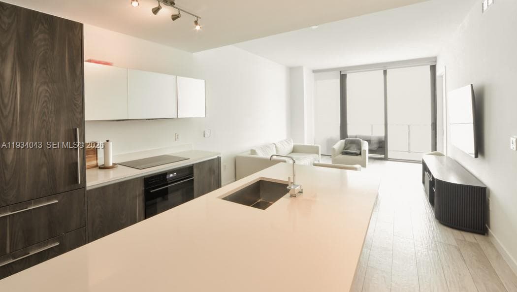480 NE 31st St # 3404, Miami FL 33137 — 16